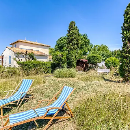 Holiday home Charmante Maison Proche Vaux-sur-Mer